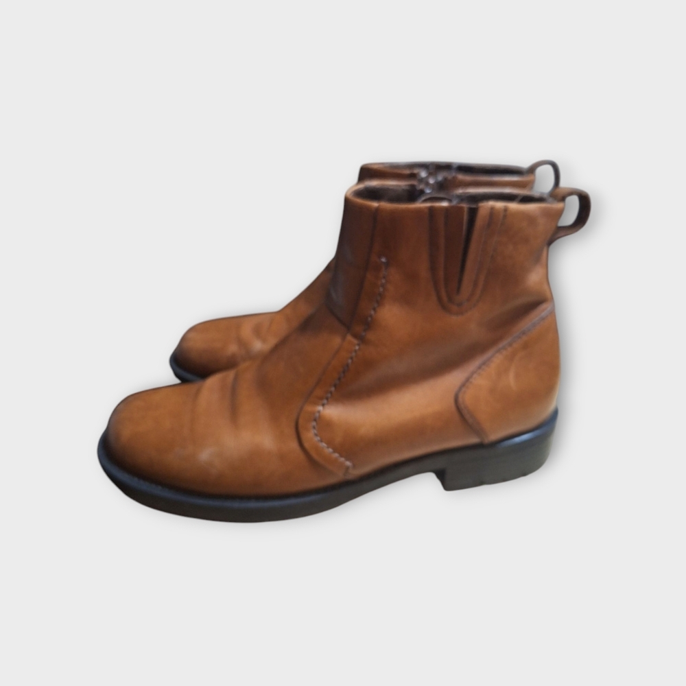 Erath Shoe Womens Size 7.5 Brown Chelsea Side Zipper Boots. - Picture 4 of 9